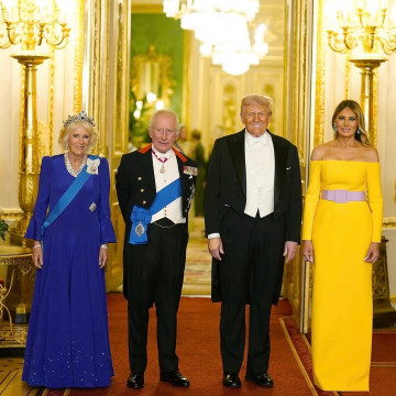 Donald Trump ketika berfoto bersama dengan Raja Inggris. (instagram donaldtrump)